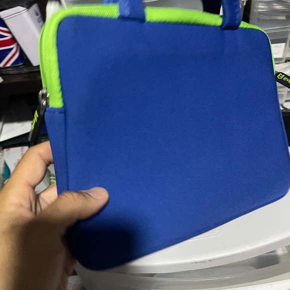 Tablet bag in neoprene
Eva case - Picture 4 of 7
